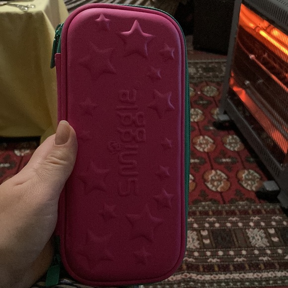 Smiggle branded pencil case - Picture 2 of 3
